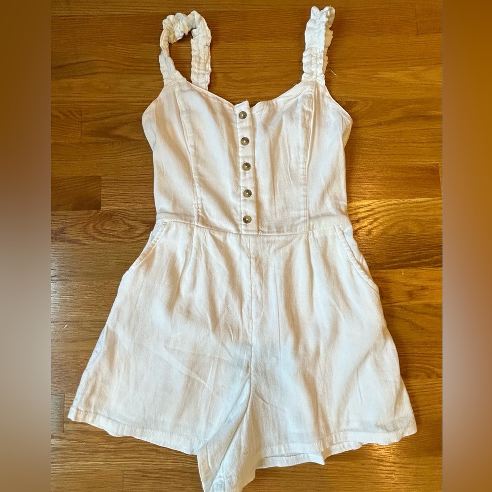 Woman’s S white Hollister romper